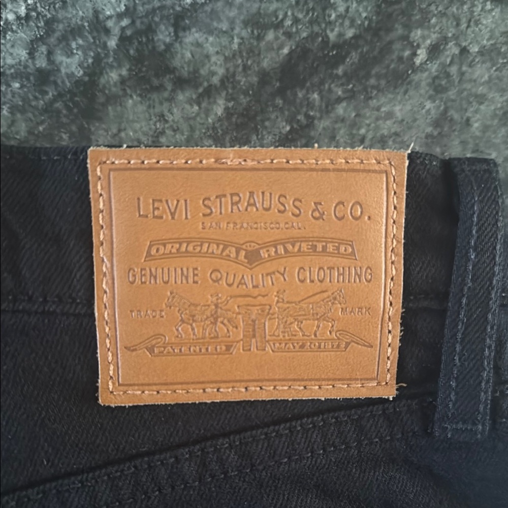 Levi's women’s Ribcage Black Ankle Jeans Timeless Style, size 32 - Picture 3 of 8